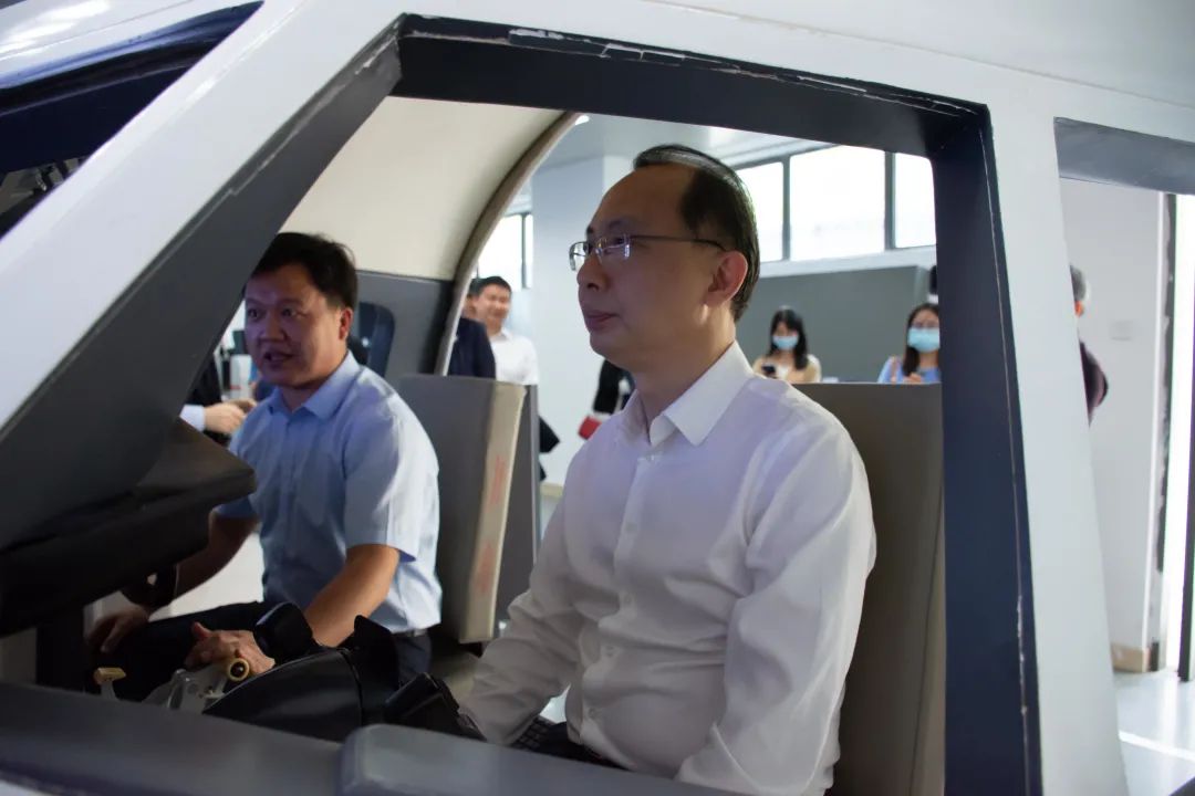 广东省科普教育基地揭牌暨科技阅读会启动仪式在深二外举行