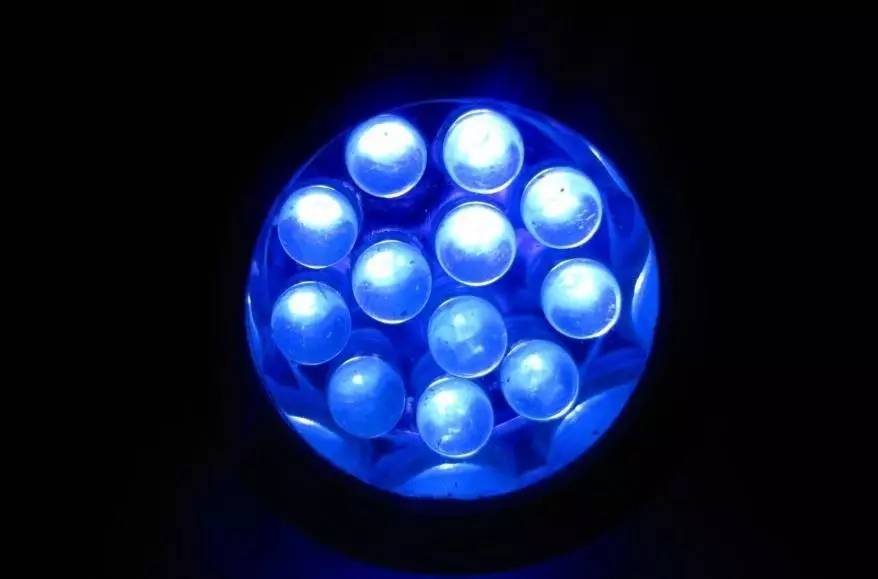 今日要闻顺德销毁5000只劣质LED灯；雷士照明折让361%发行368亿股